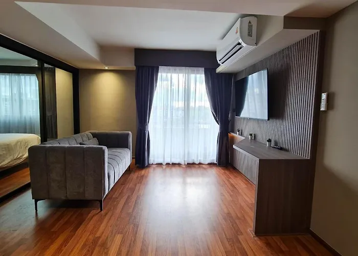 We Hotel