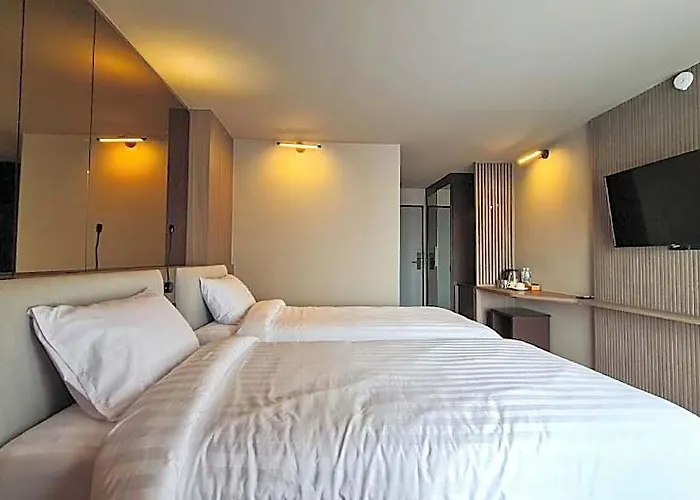 We Hotel 4*