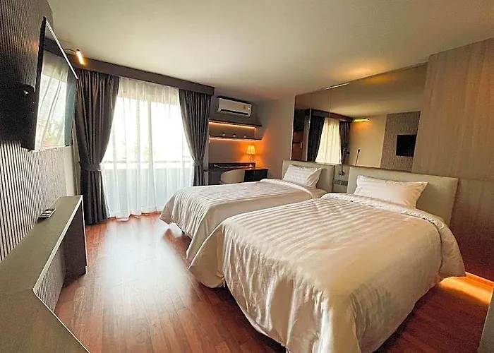 Hotel We 4*