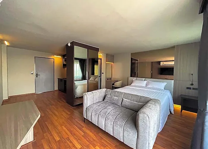 We Hotel